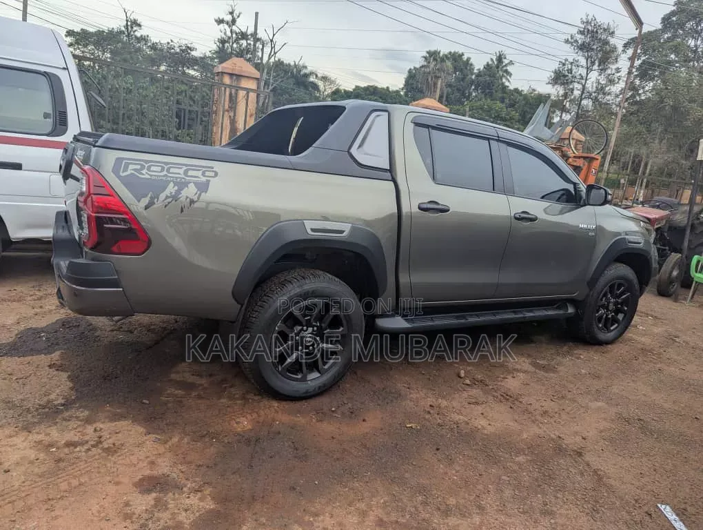 Toyota Hilux Revo Double Cab Deisel 2.8 AWD 2018 Green
