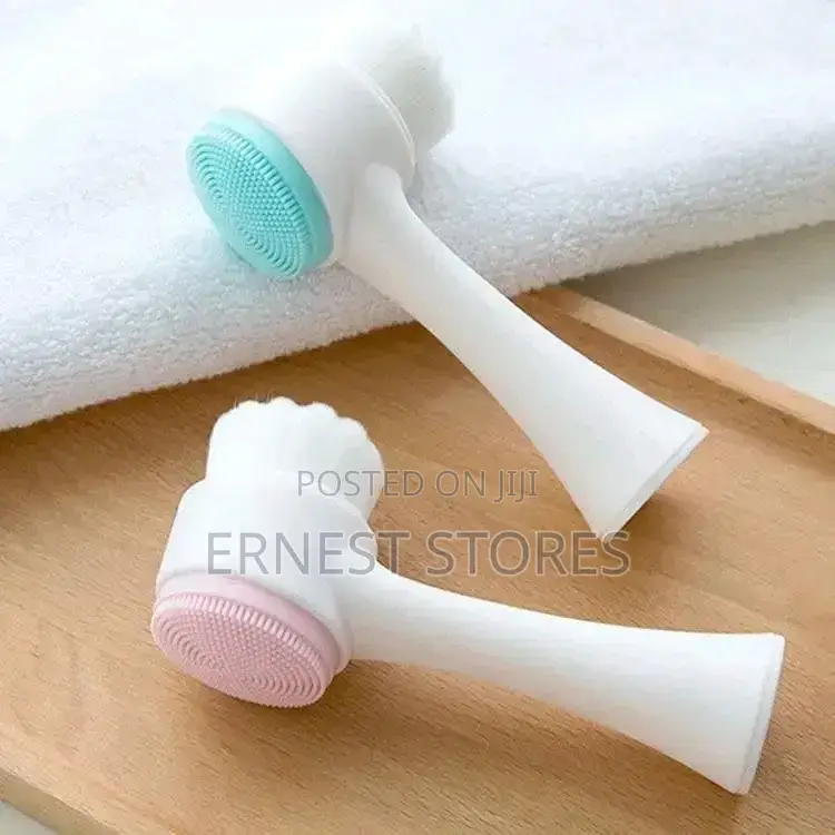 Facial Cleansing Brush