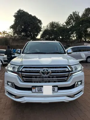 Toyota Land Cruiser Prado 2016 White