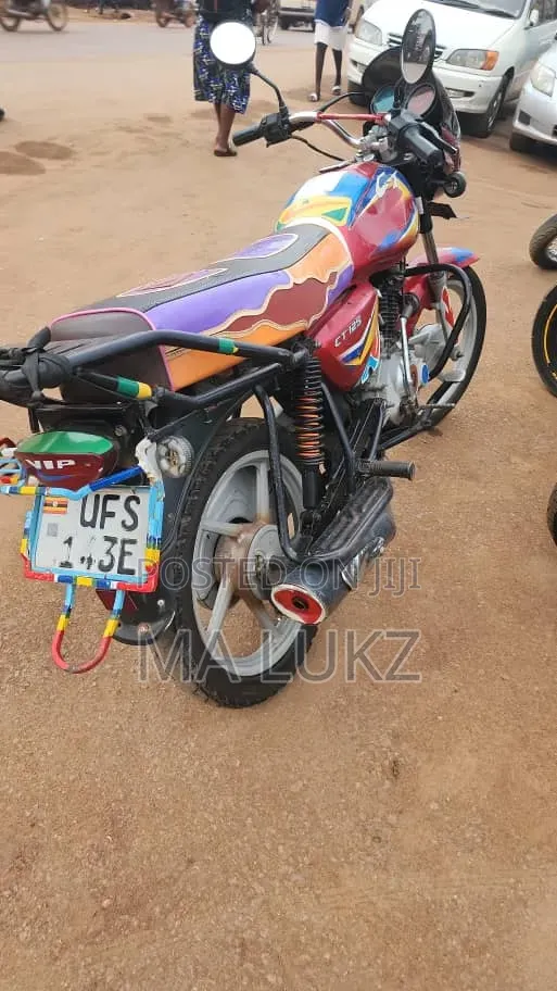 Bajaj CT 125X 2023 Red