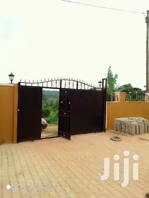 Precious Two Bedroom House For Rent In Seeta