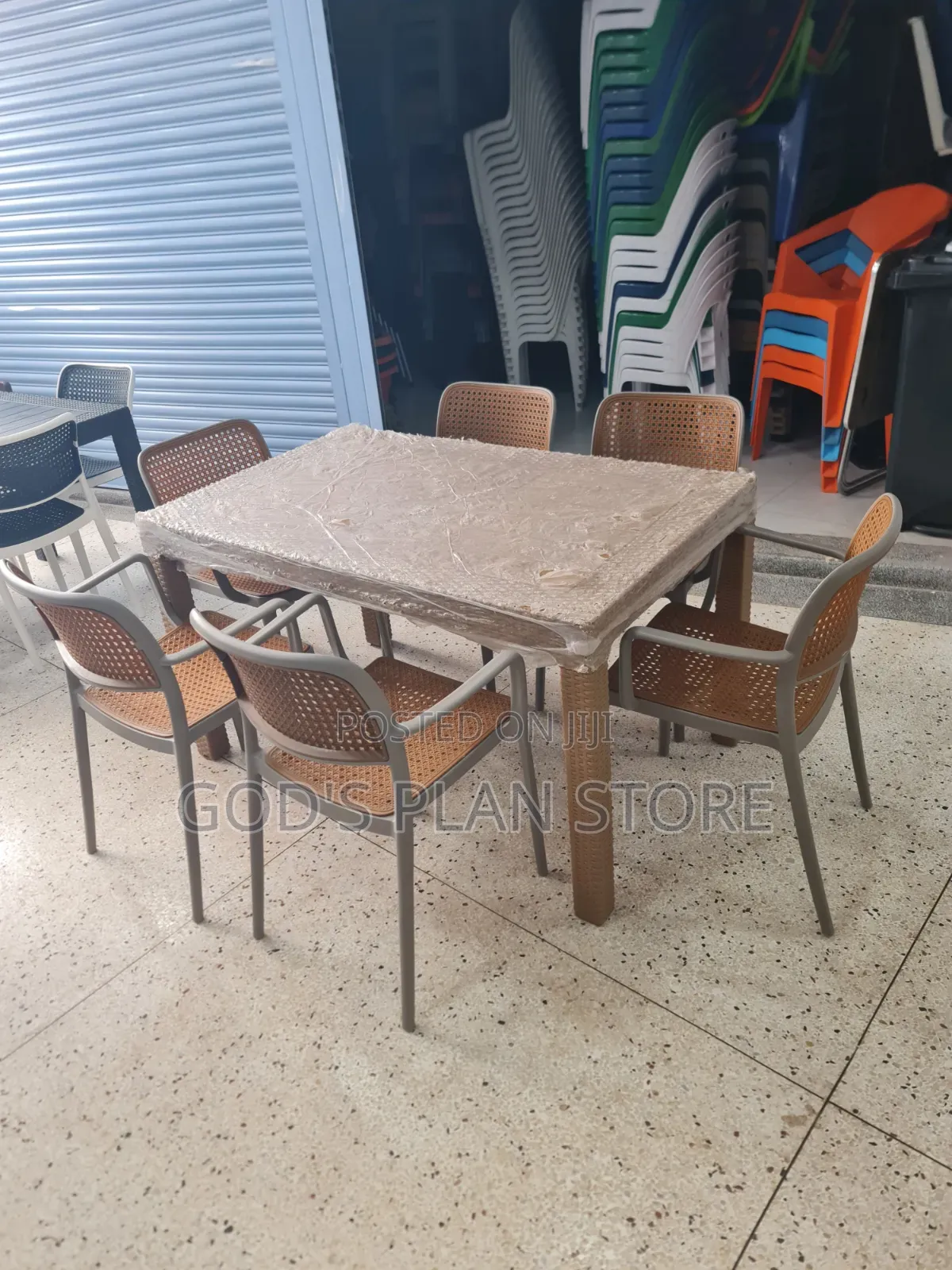 Symmetrical 6 People Plastic Table and Chairs Plastic Table and Chairs
