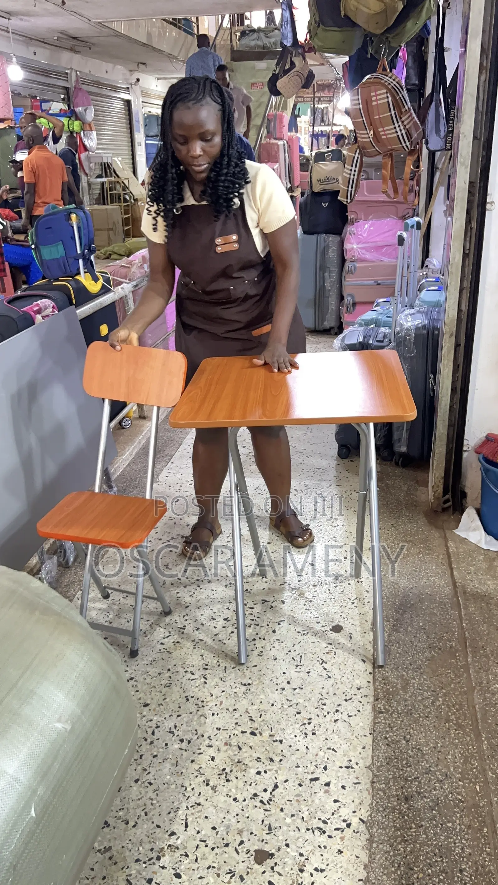 Reading Set Table With 2 Chairs