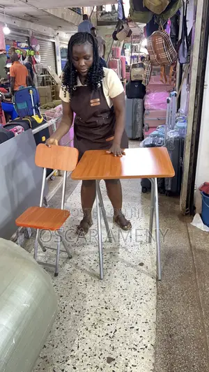 Reading Set Table With 2 Chairs