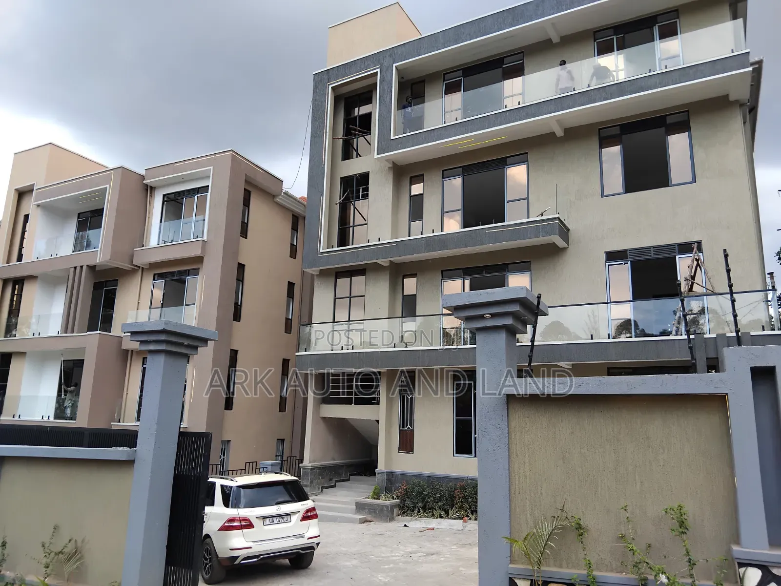 3bdrm Apartment in Kisasi Bahai, Nakawa for sale