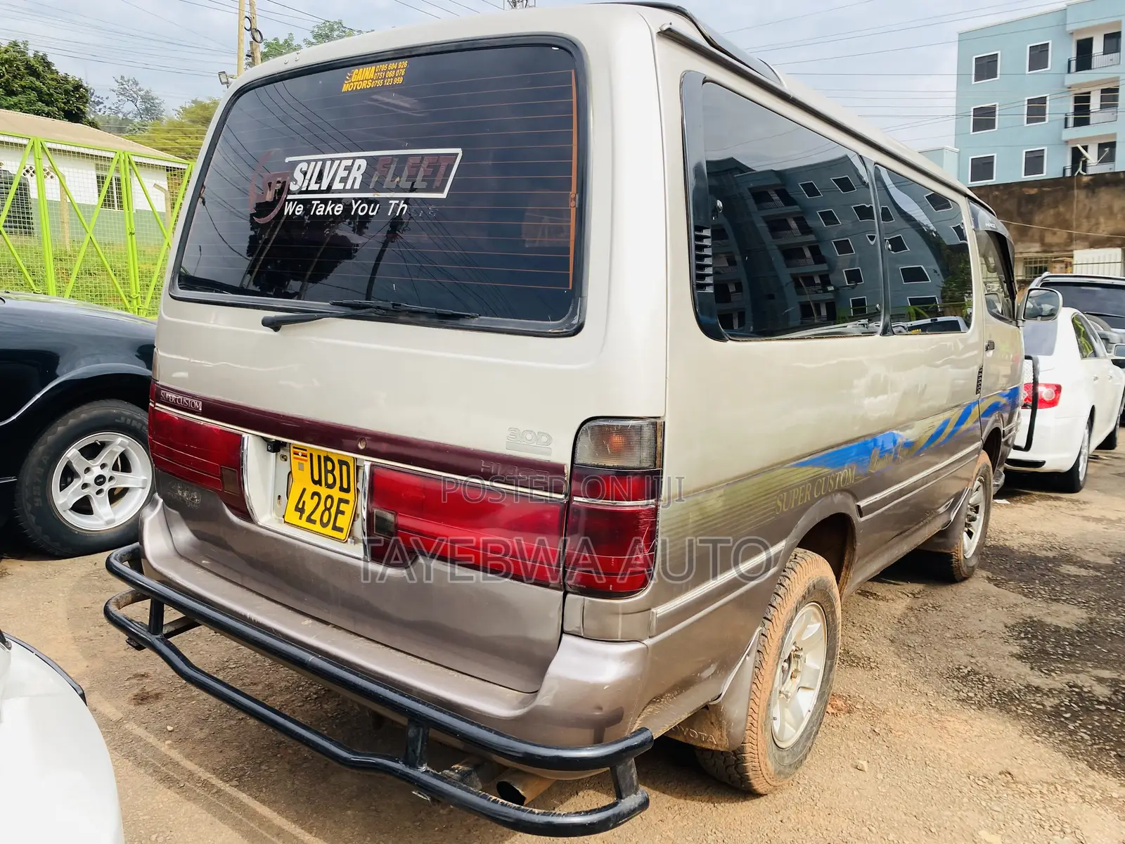Toyota HiAce 2001 Silver
