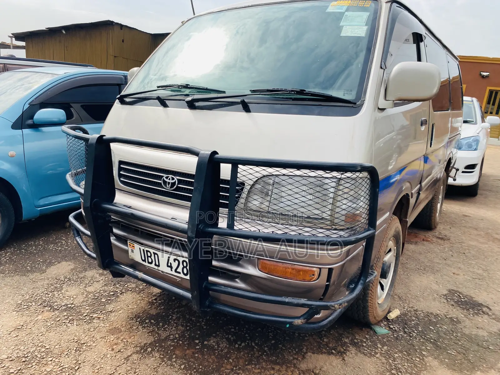 Toyota HiAce 2001 Silver