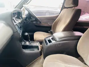 Toyota HiAce 2001 Silver