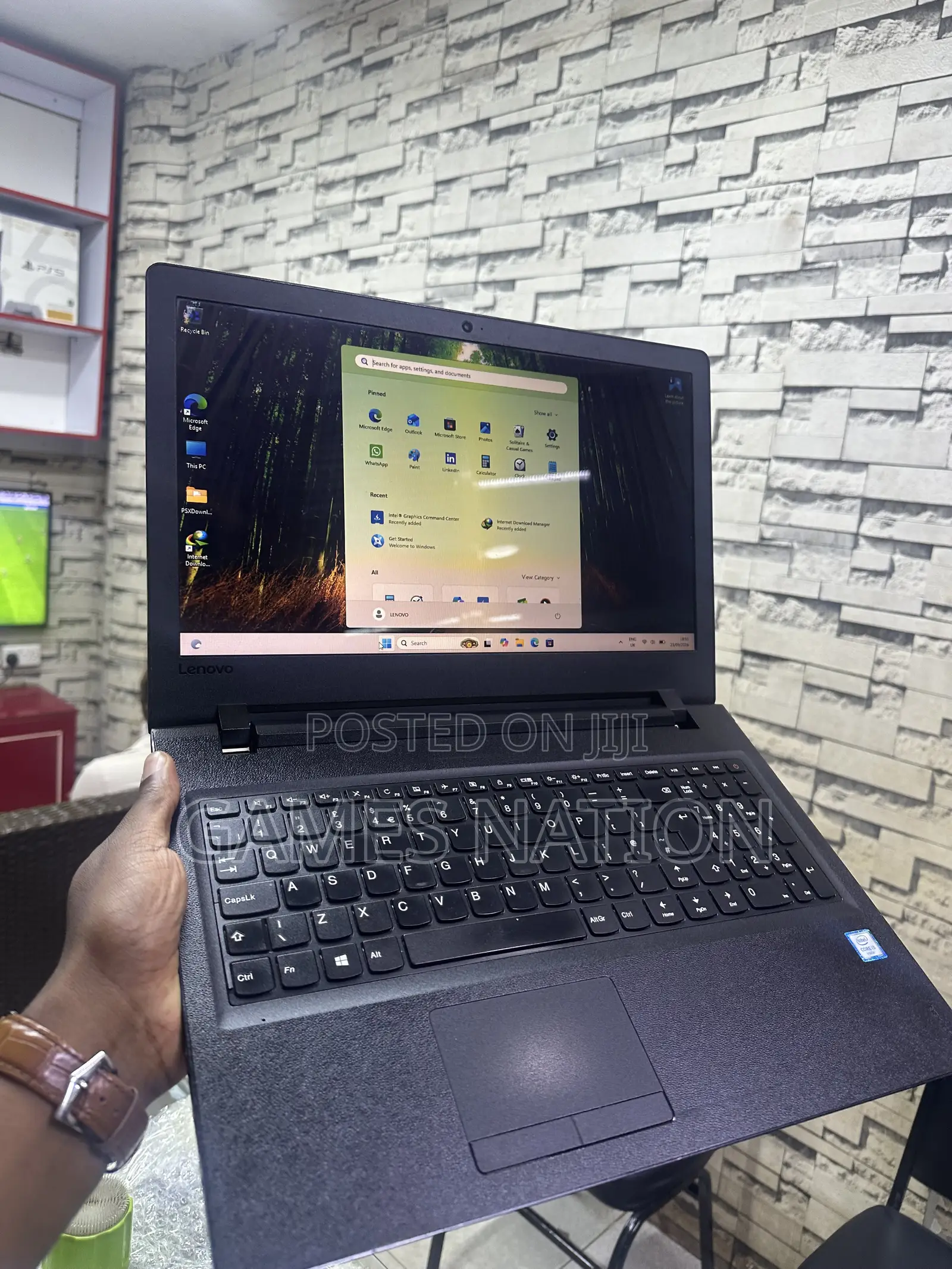 Laptop Lenovo IdeaPad 110 4GB Intel Core i3 SSD 256GB