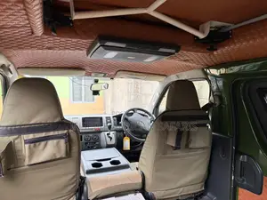 Toyota HiAce 2011 Green