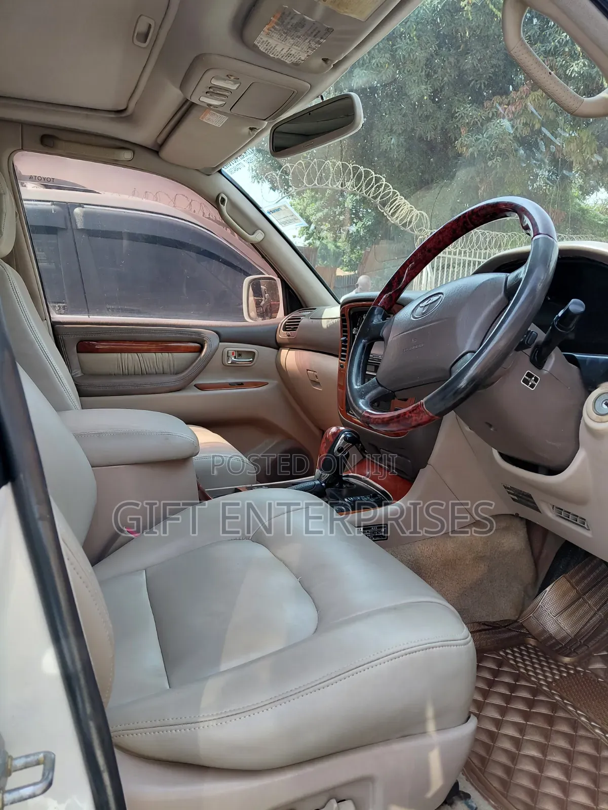Toyota Land Cruiser Cygnus 4.7 2007 White