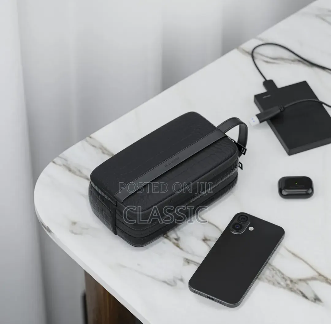 Green Lion Tirana Travel Pouch