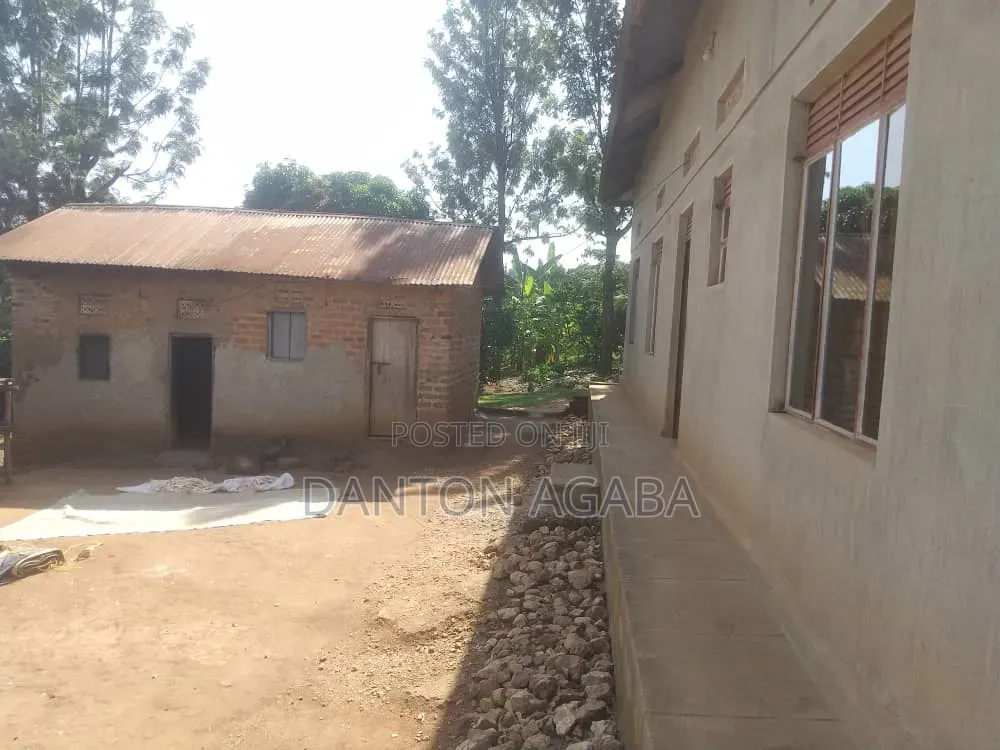 Four Hectares of Land and 4bdrm House in Kamwenge for Sale