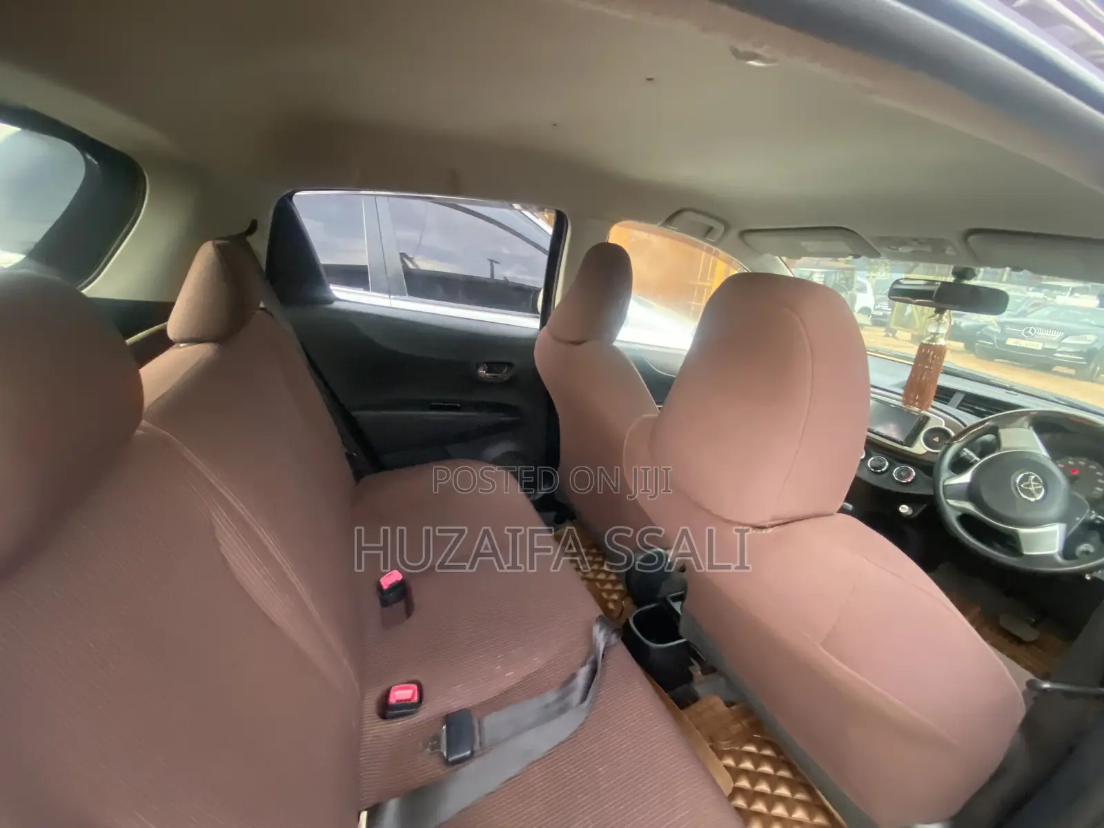 Toyota Vitz 2012 Maroon
