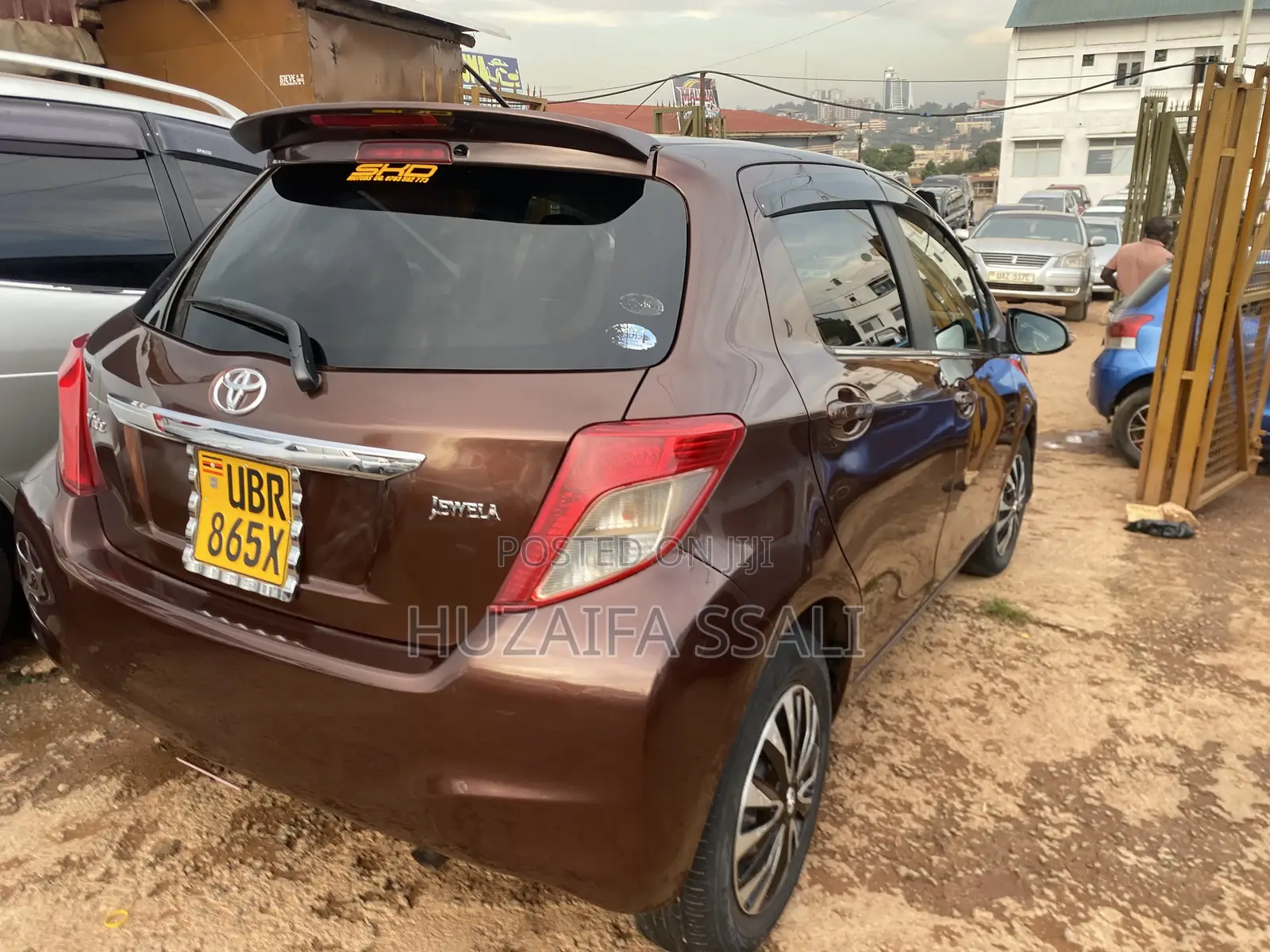 Toyota Vitz 2012 Maroon