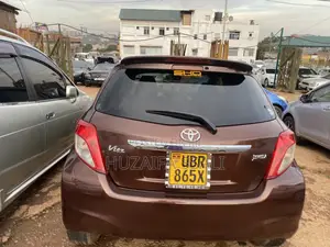 Toyota Vitz 2012 Maroon