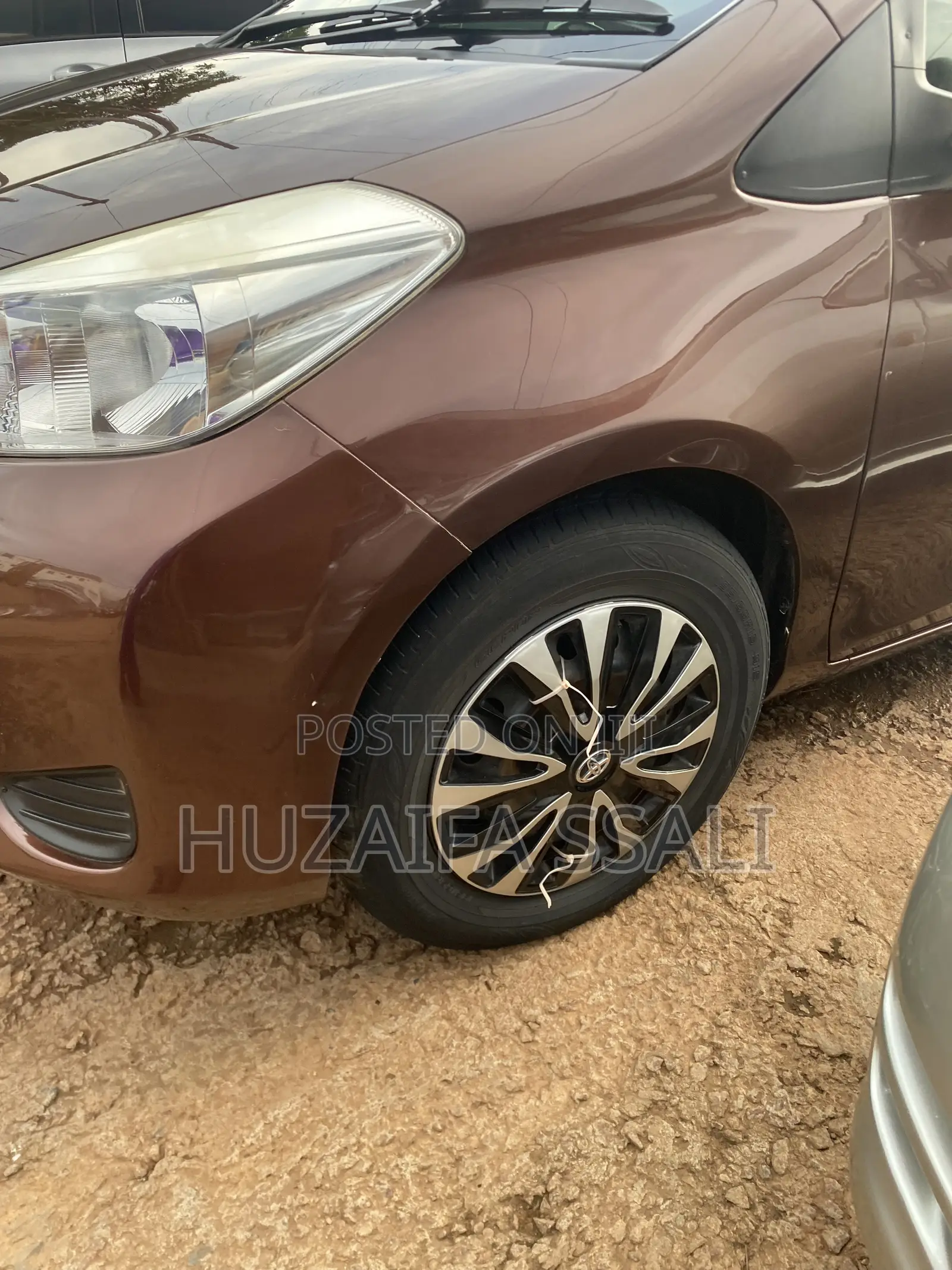 Toyota Vitz 2012 Maroon