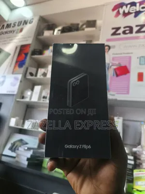 New Samsung Galaxy Z Flip6 256 GB Black