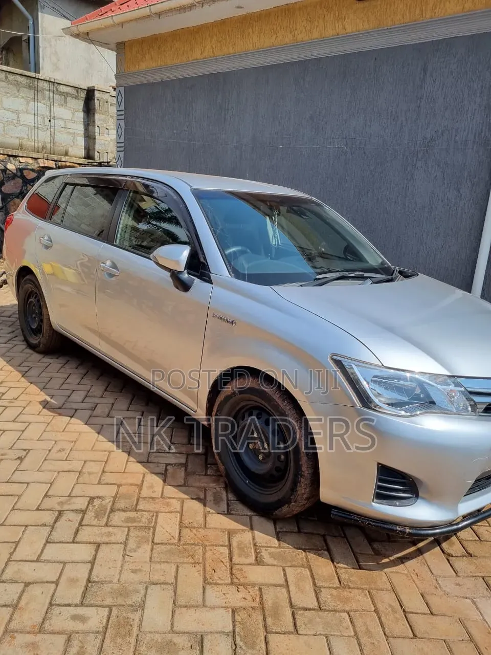 Toyota Corolla Fielder 1.5 Hybrid FWD 2013 Silver