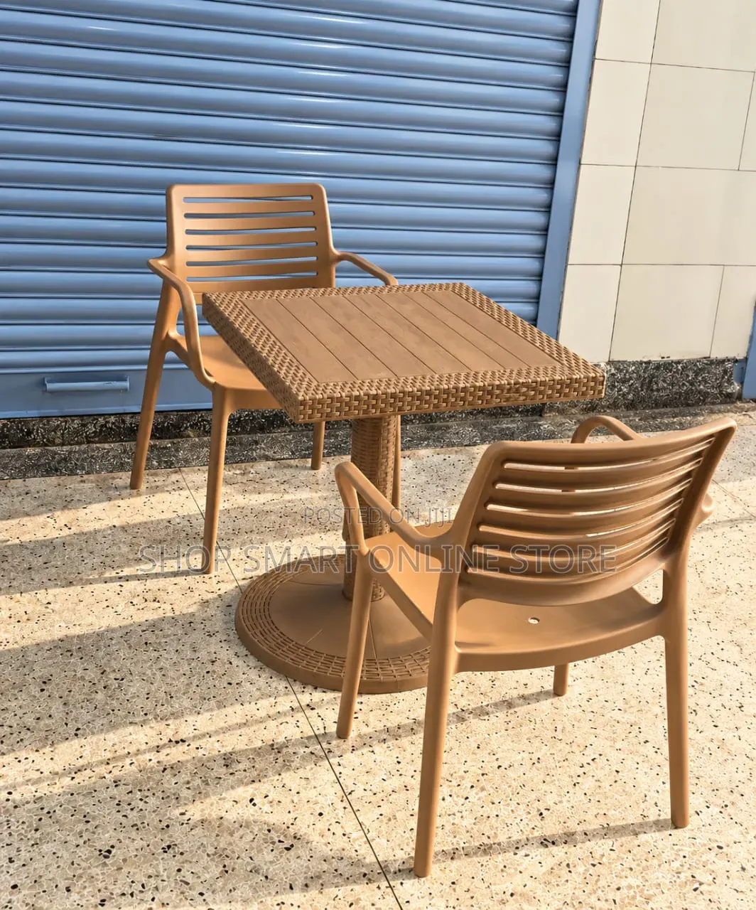 Cafes, Restaurant, Bars Plastic Table and Chairs