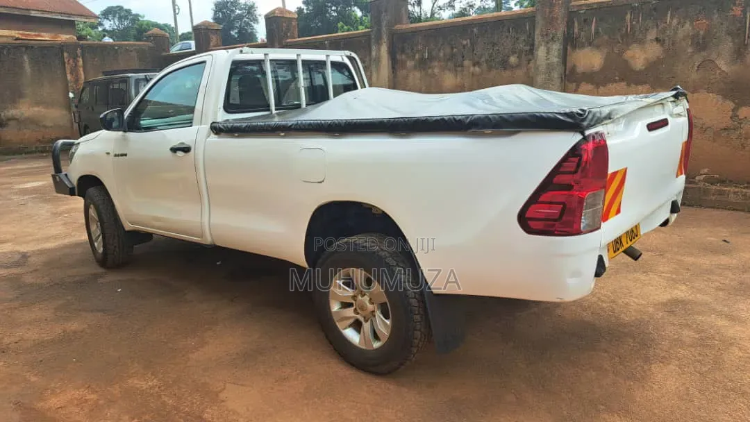 Toyota Hilux 2015 White