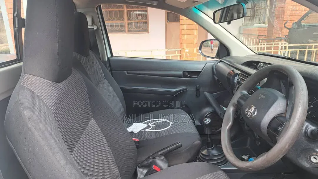 Toyota Hilux 2015 White