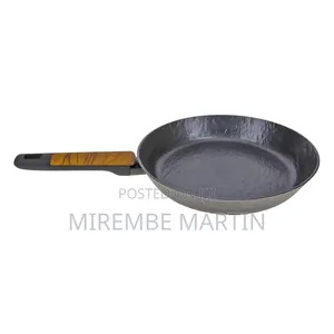 A 28 Cm Non-Stick Frying Pan Made