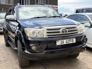 Toyota Fortuner 2.7 AWD 2014 Black