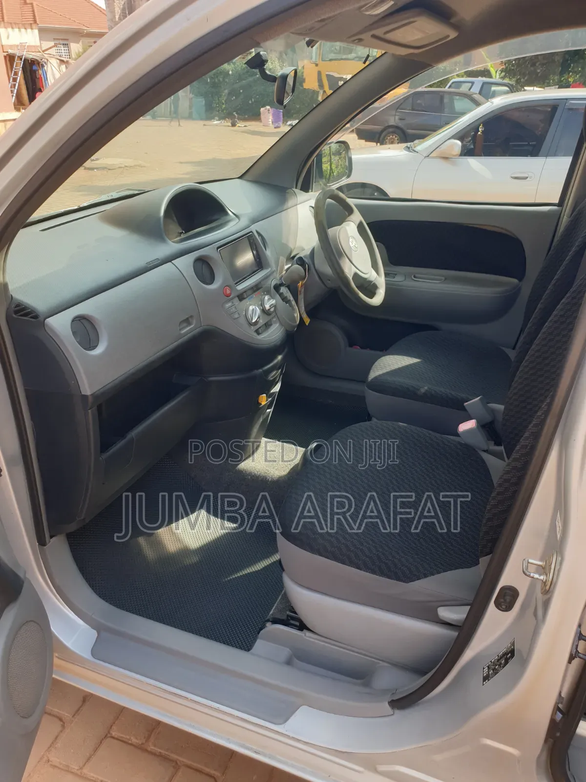 Toyota Sienta 1.5 FWD 2008 Silver