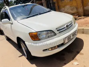 Toyota Ipsum 2000 White