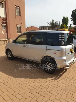 Toyota Sienta 1.5 FWD 2008 Silver