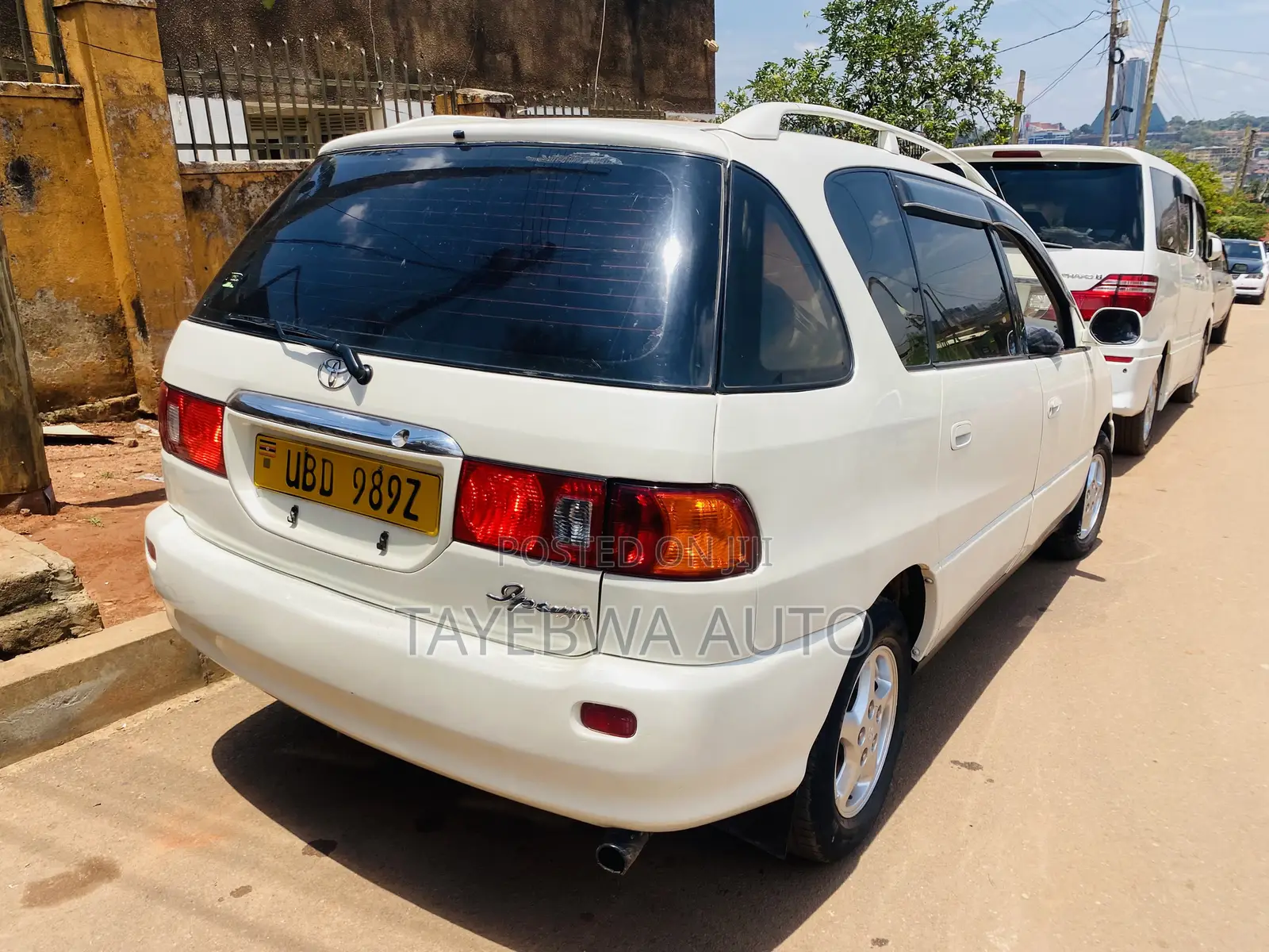 Toyota Ipsum 2000 White