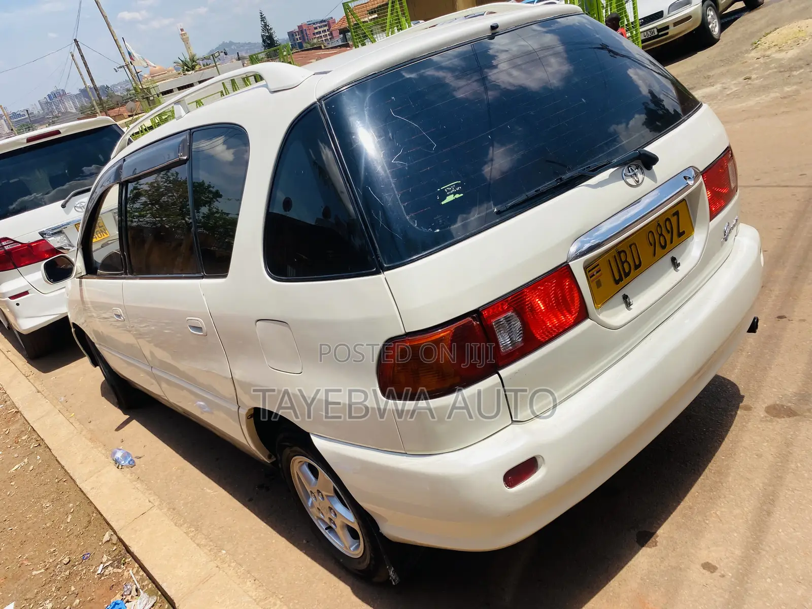 Toyota Ipsum 2000 White