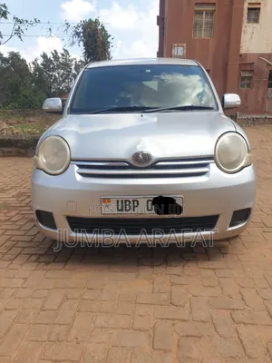 Toyota Sienta 1.5 FWD 2008 Silver