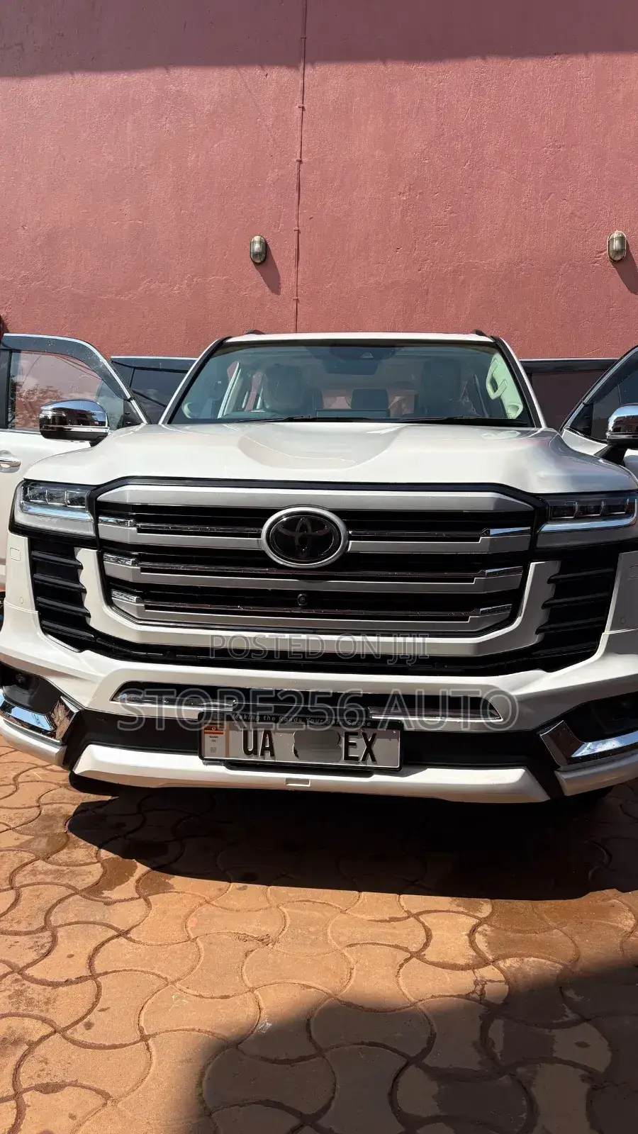 Toyota Land Cruiser LC300 2023 Pearl