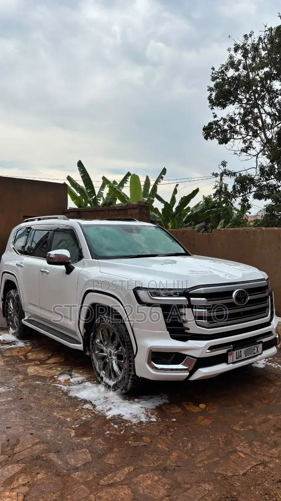 Toyota Land Cruiser LC300 2023 Pearl