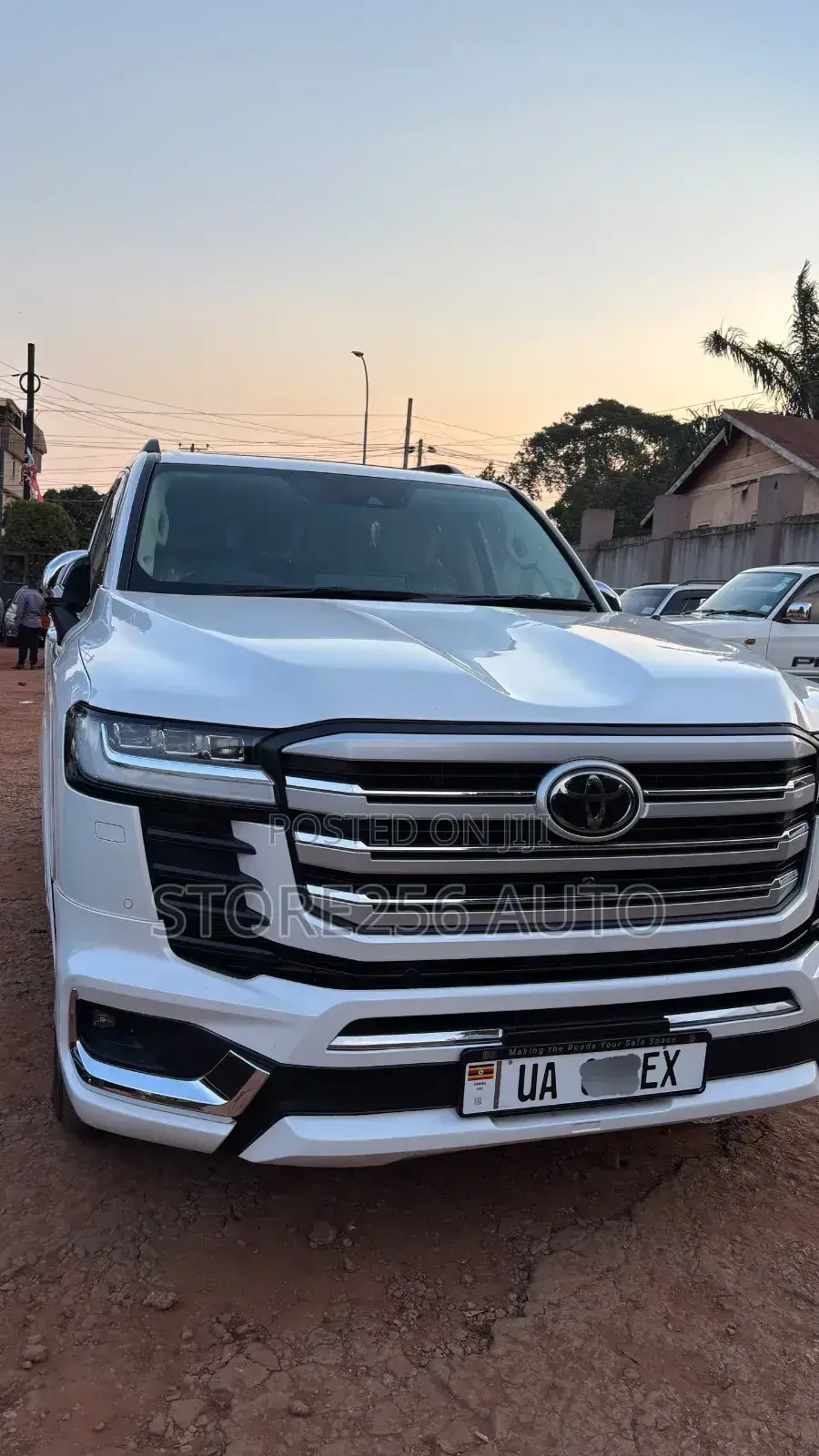 Toyota Land Cruiser LC300 2023 Pearl
