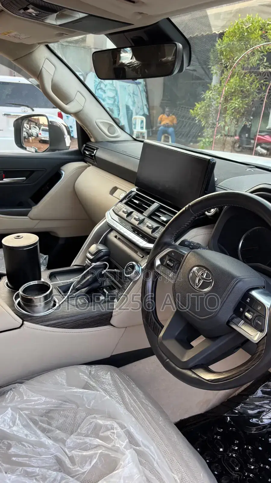 Toyota Land Cruiser LC300 2023 Pearl
