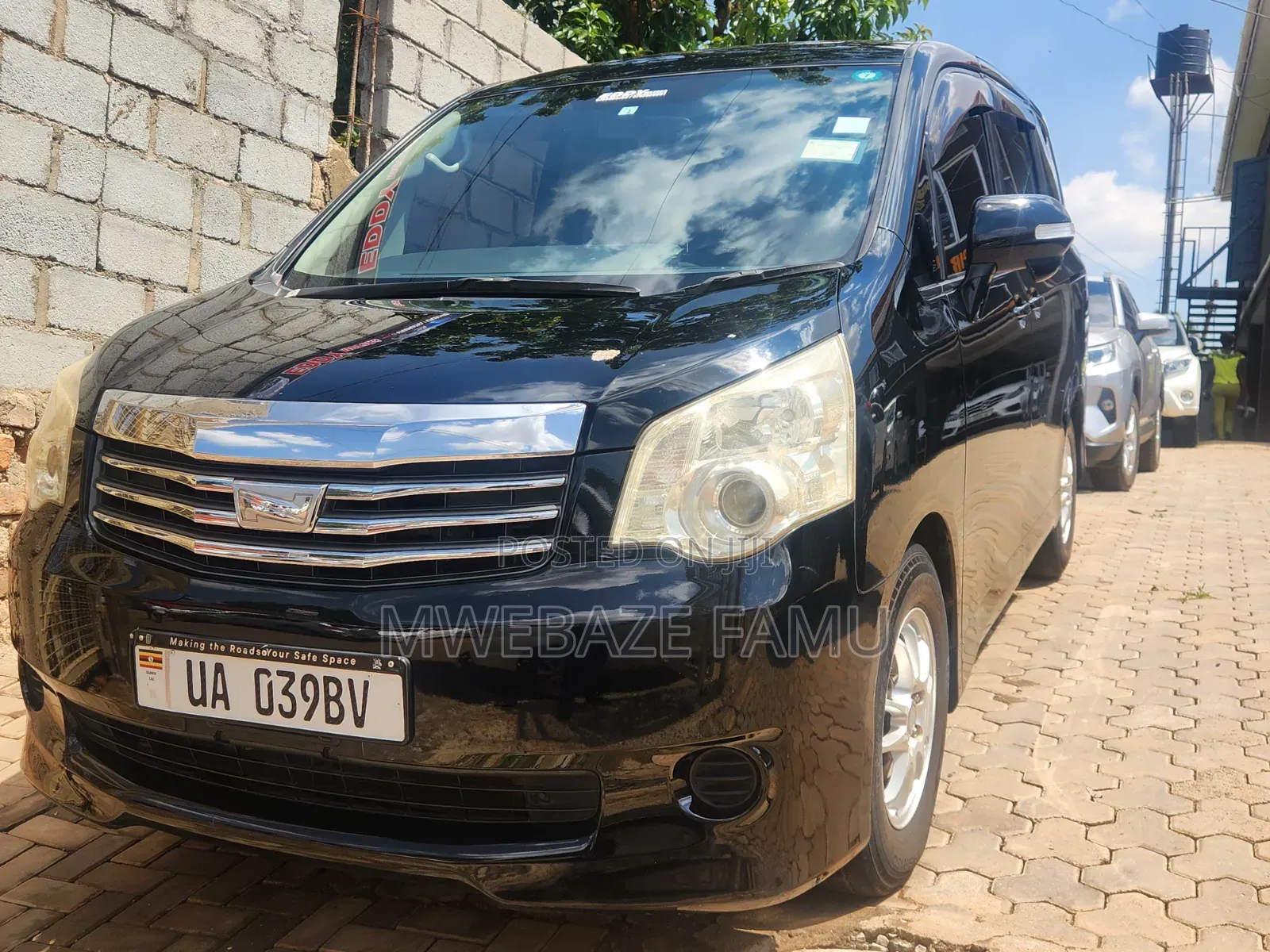 Toyota Noah 2012 Black
