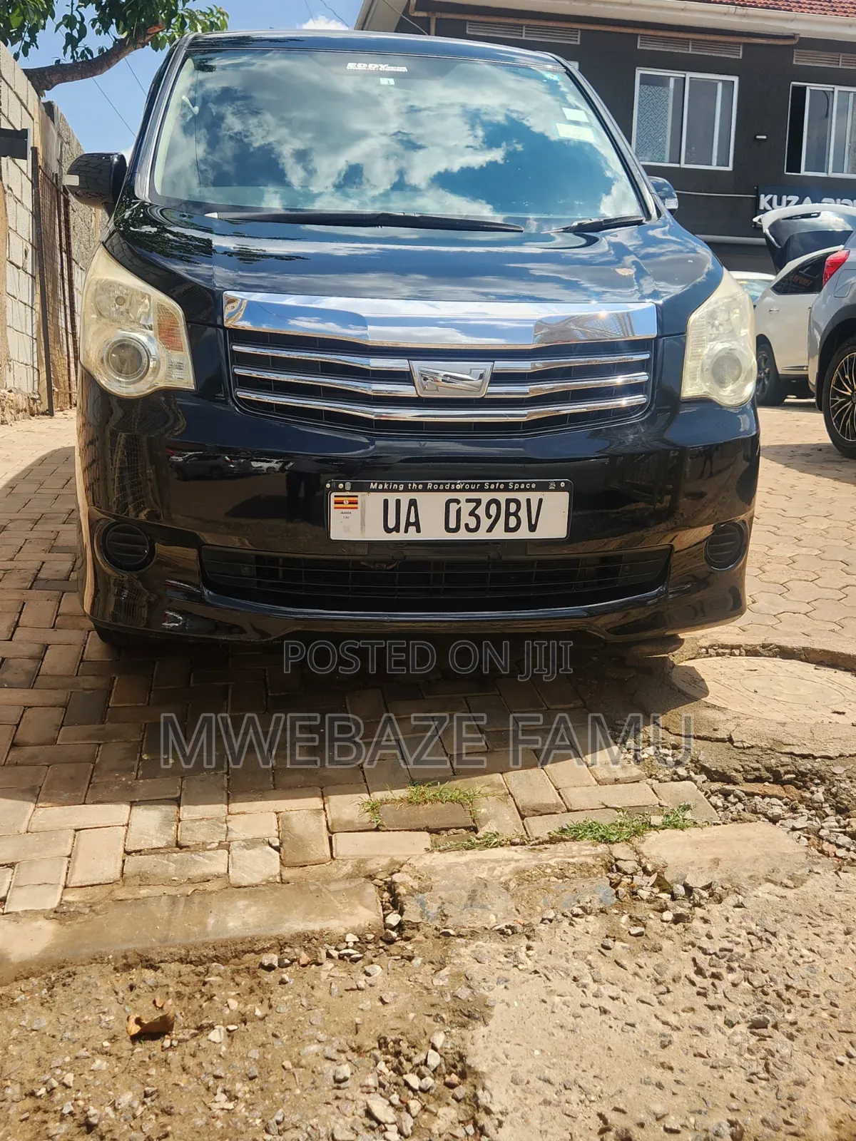 Toyota Noah 2012 Black