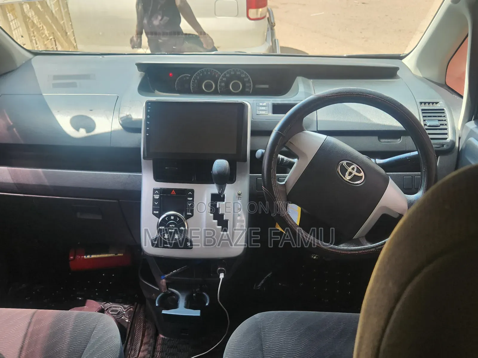 Toyota Noah 2012 Black