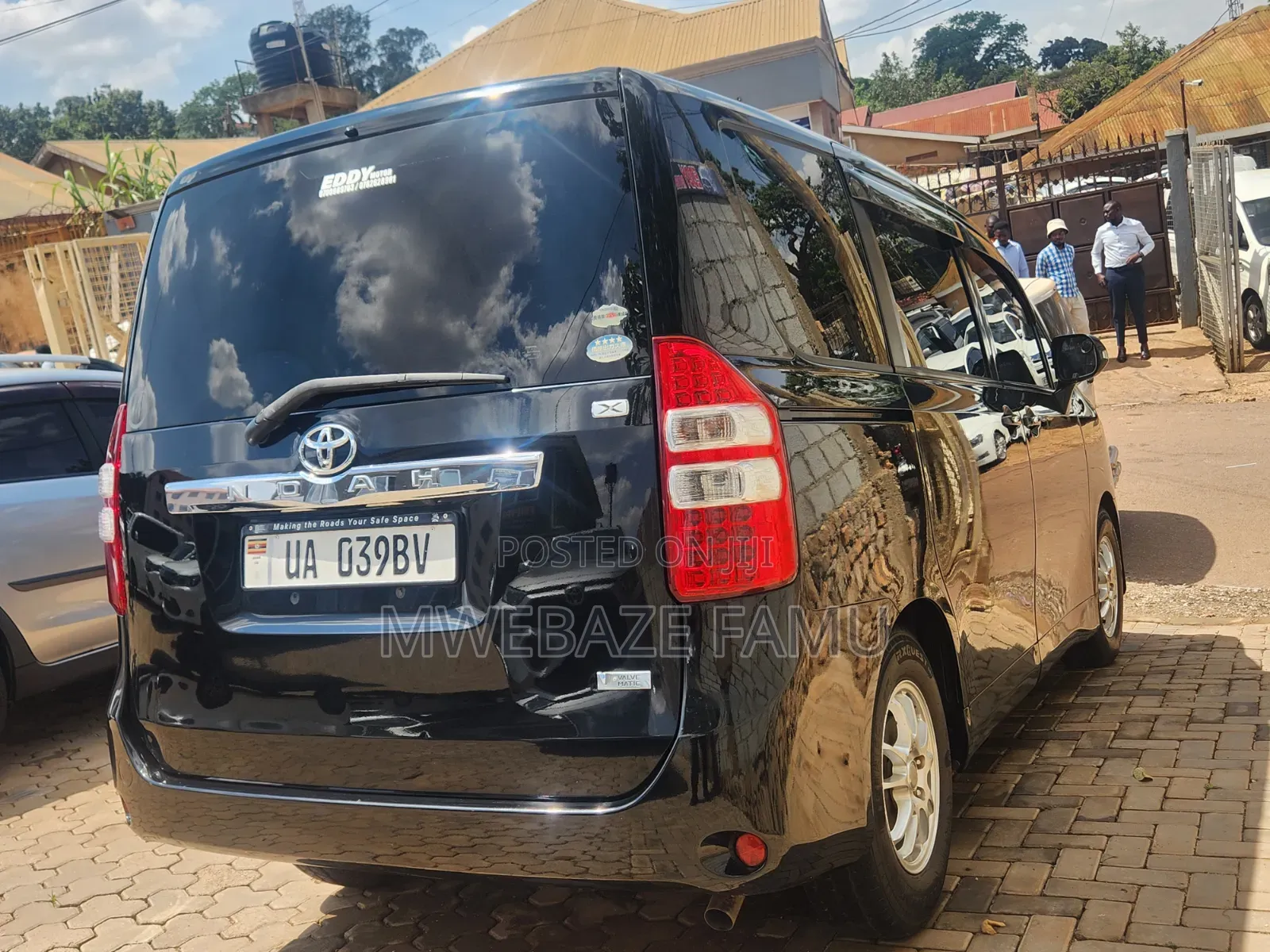 Toyota Noah 2012 Black