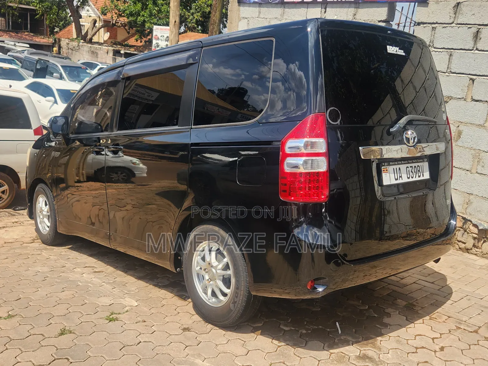 Toyota Noah 2012 Black