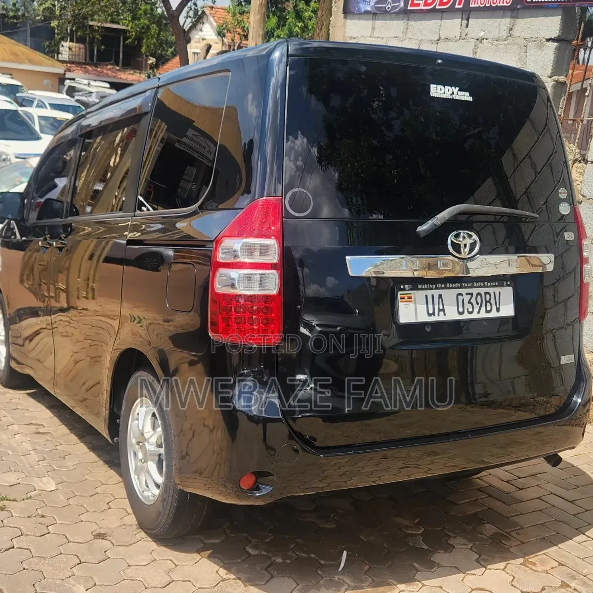 Toyota Noah 2012 Black