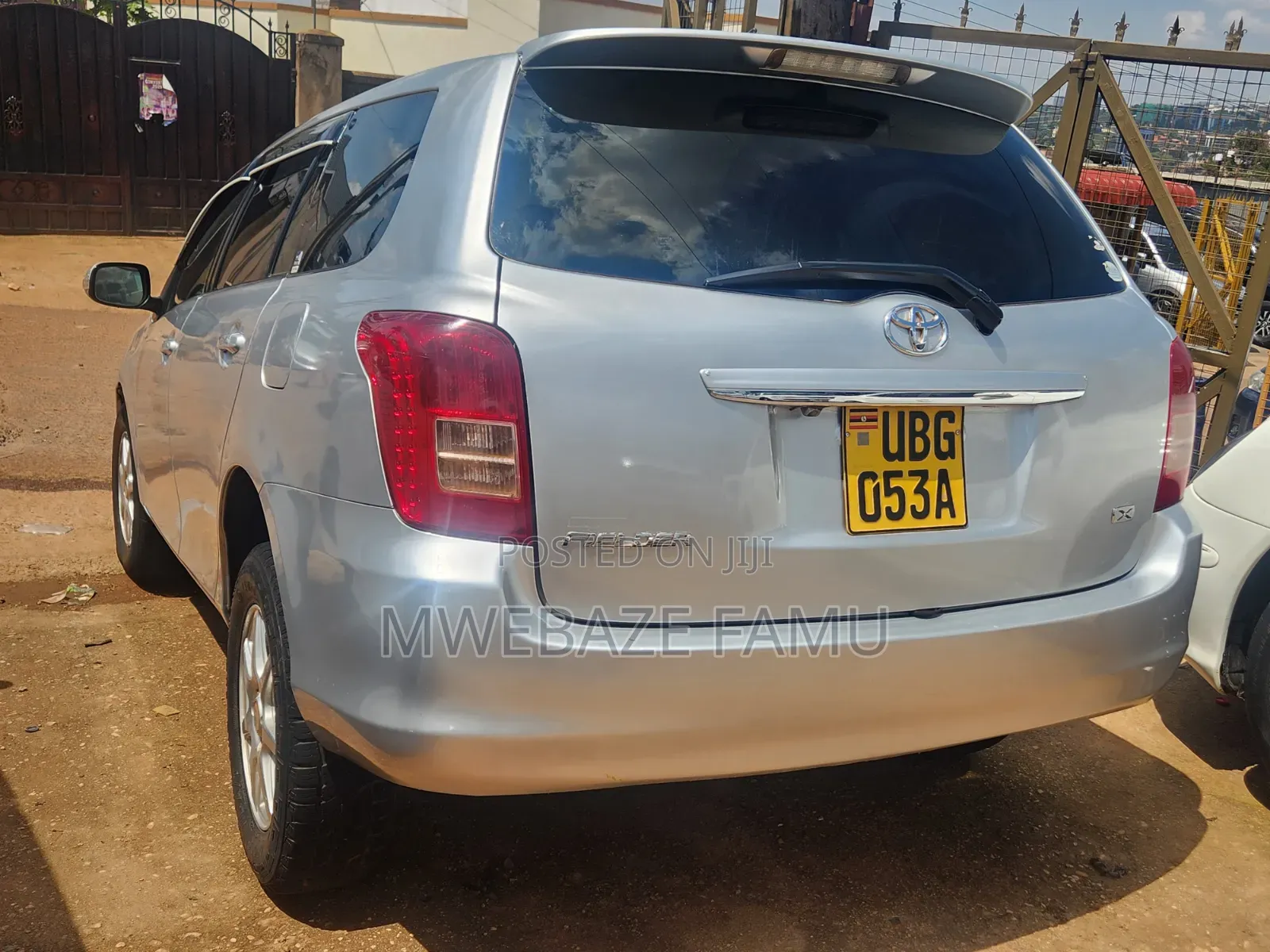 Toyota Corolla Fielder 2010 Silver