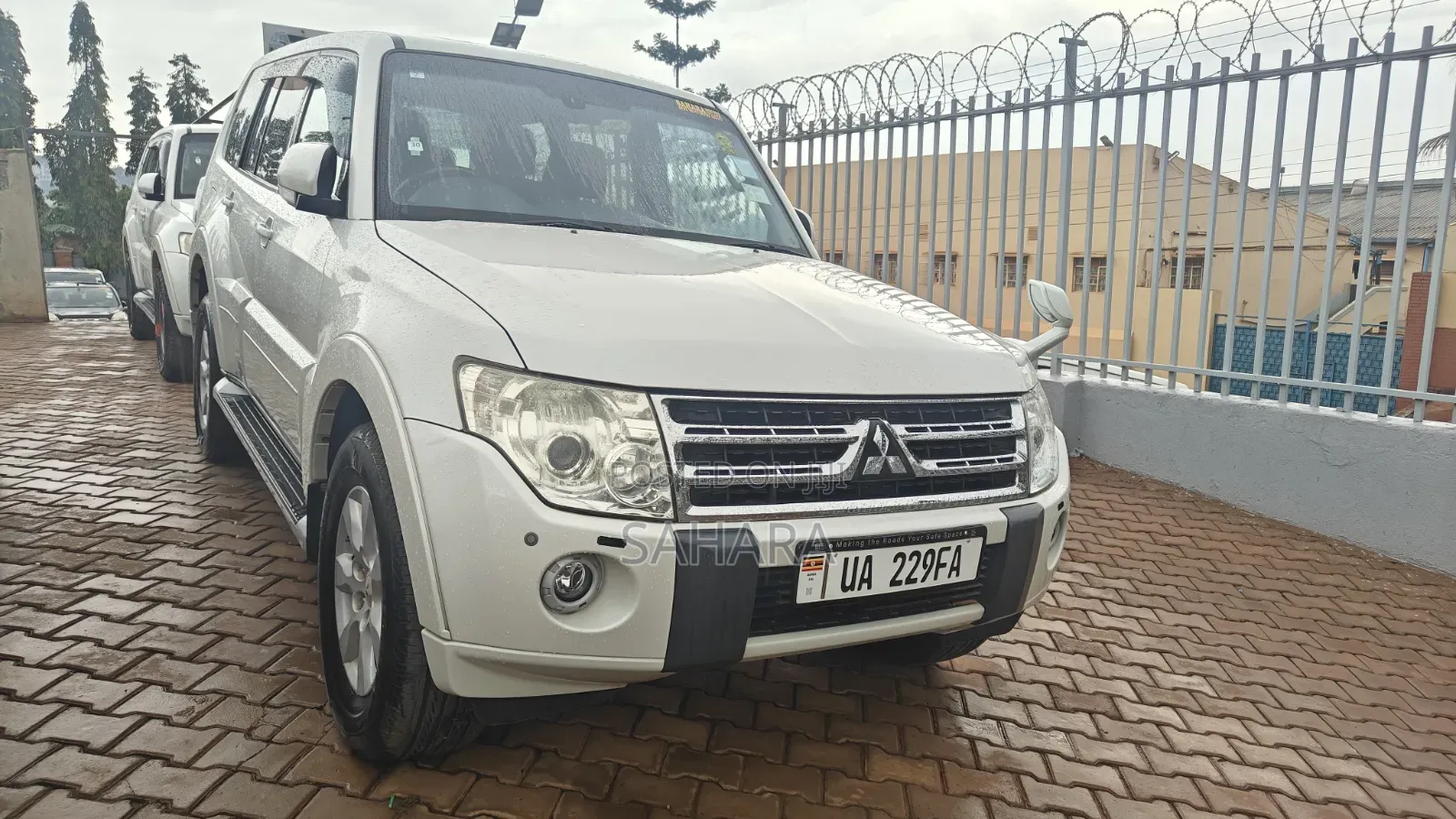 Mitsubishi Pajero 2011 White