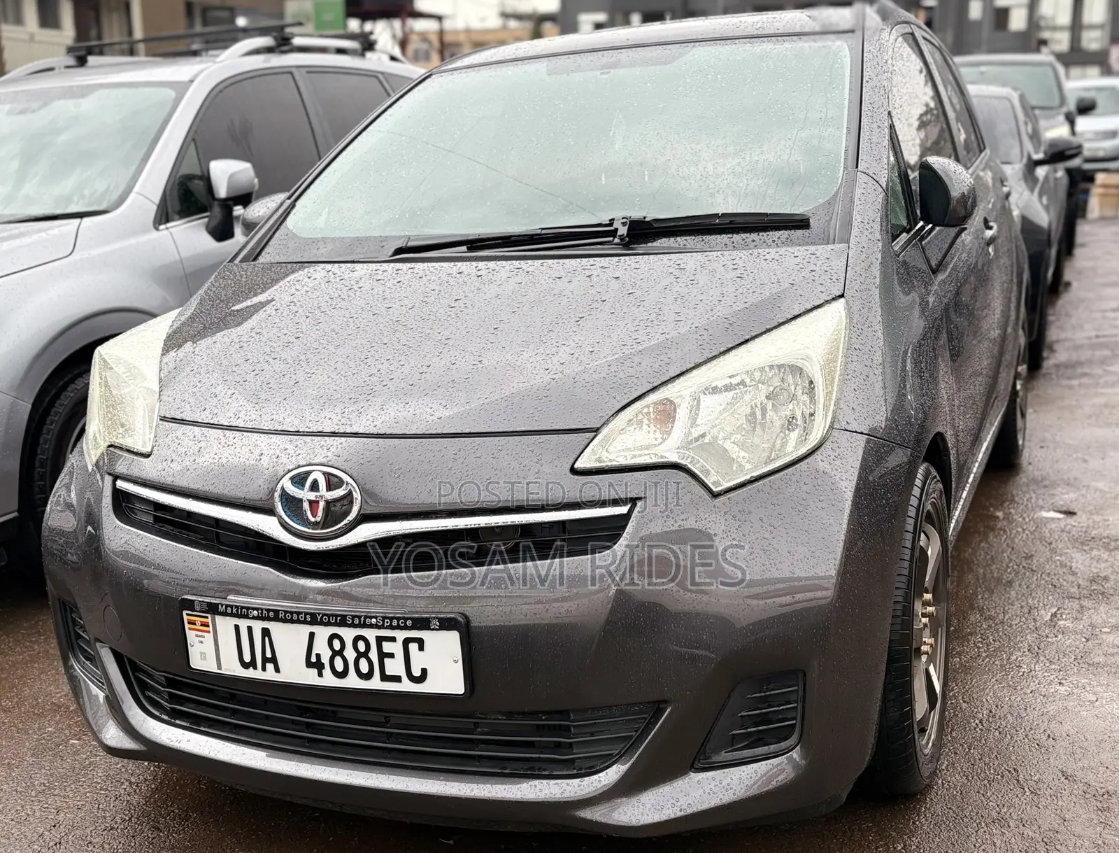 Toyota Ractis 1.5 FWD 2011 Gray