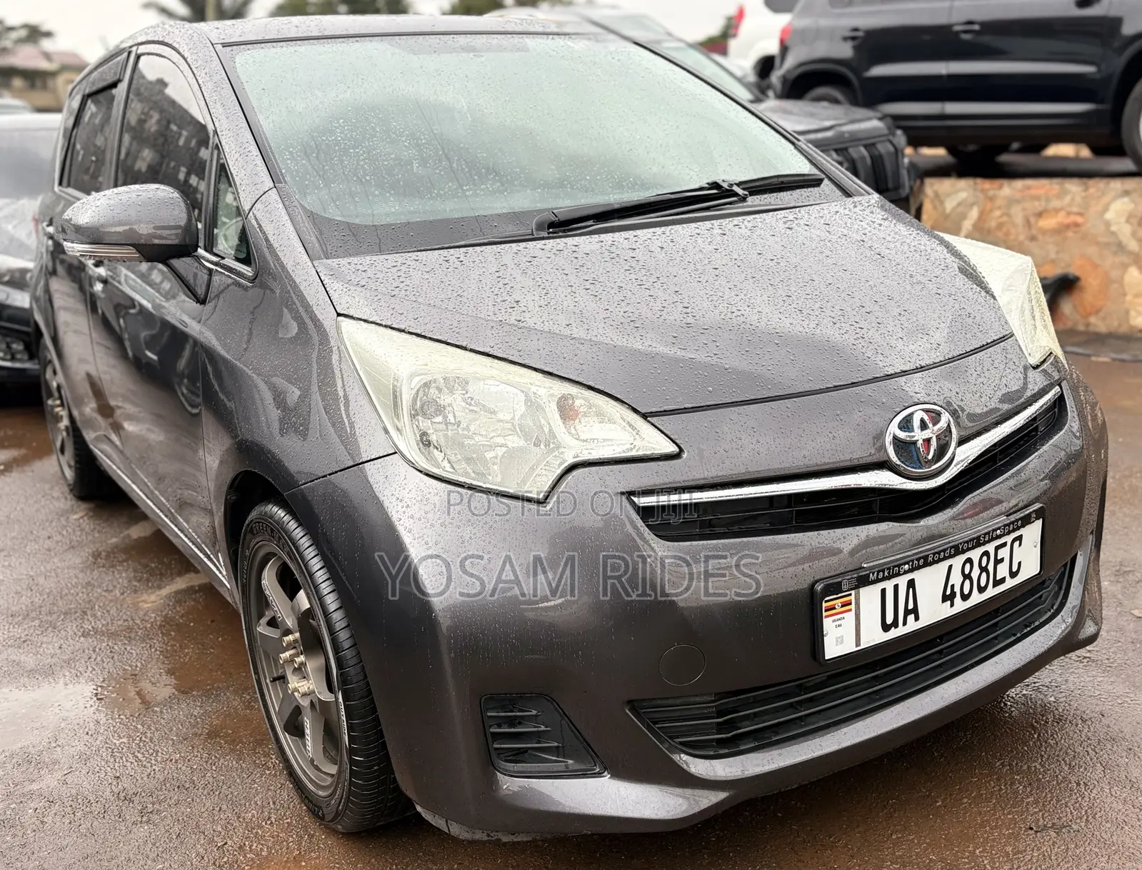 Toyota Ractis 1.5 FWD 2011 Gray