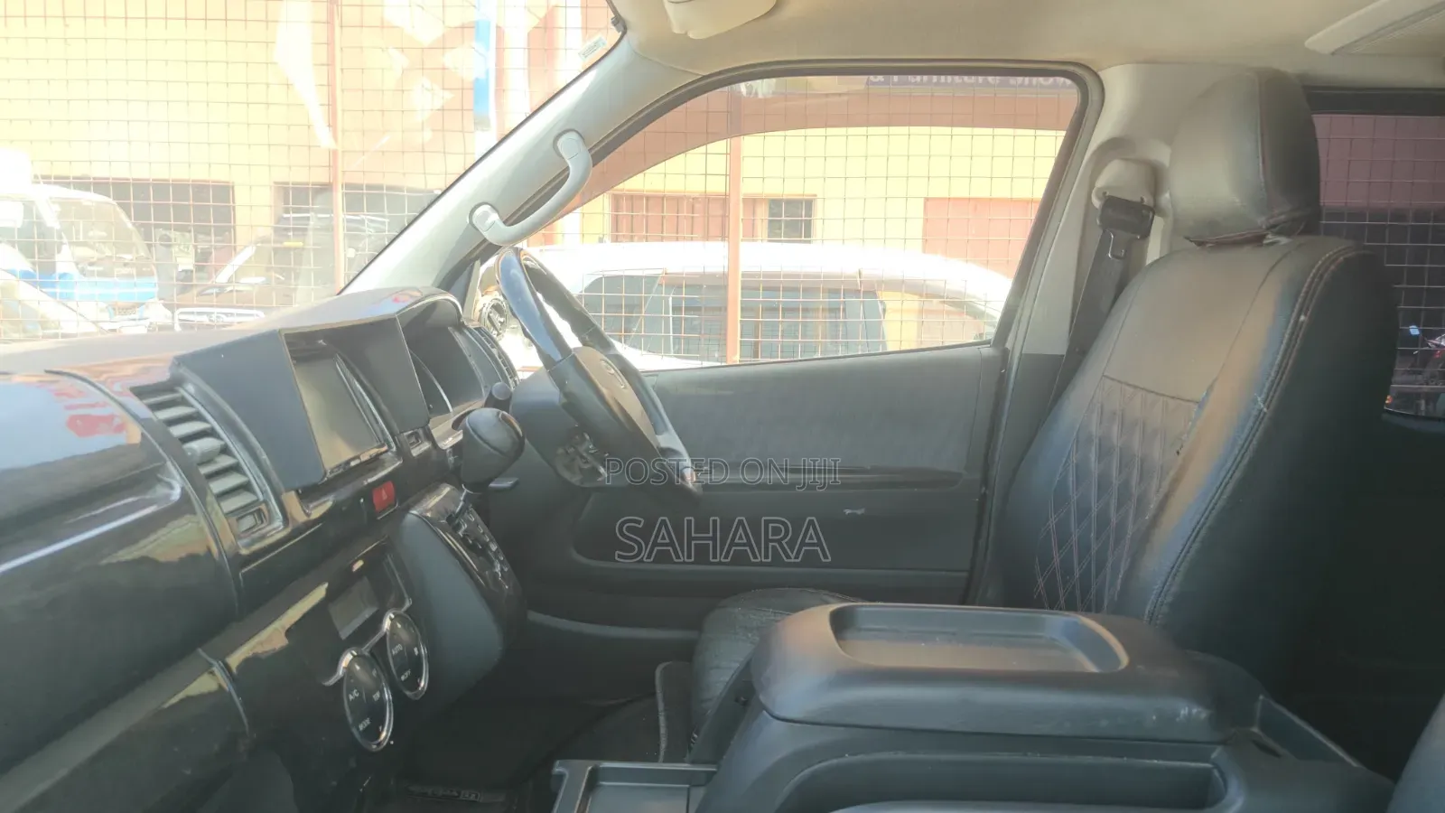 Toyota HiAce 2012 Black
