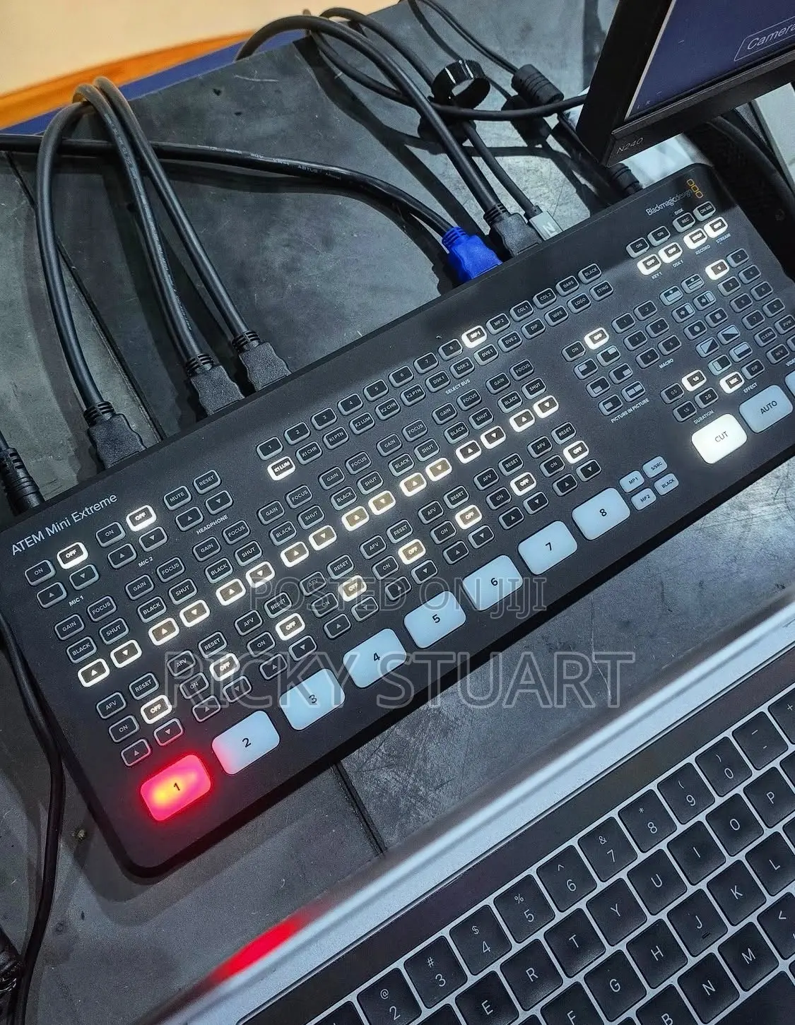 Blackmagic Design ATEM Mini Extreme Production Switcher
